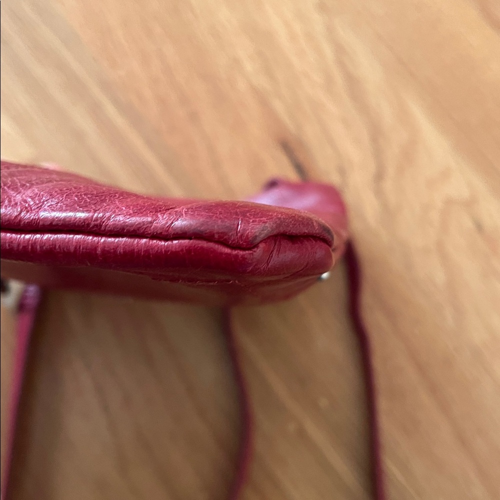 Hobo Burgundy Leather Crossbody Bag 3 Zippered Pockets - Picture 8 of 11